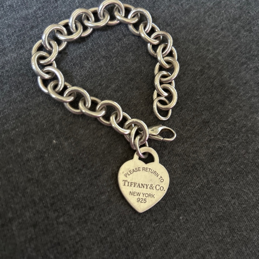 Tiffany & Co Sterling Silver Return to Tiffany Engravable Heart Charm Bracelet